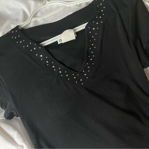 🌟2/$14🌟 y2k Studded Rhinestone V-Neck - Picture 5 of 6